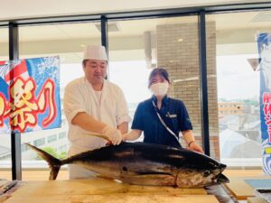 マグロ解体ショー